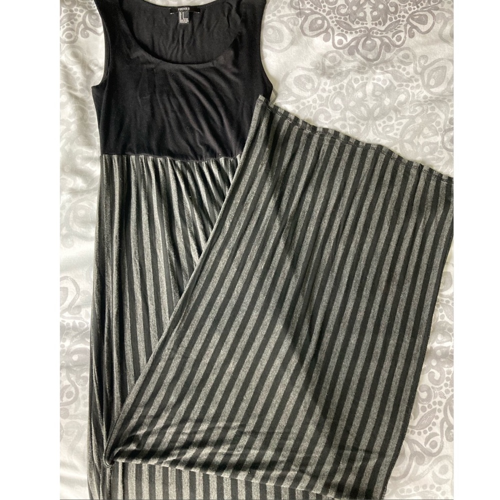 Forever 21 maxi dress size small